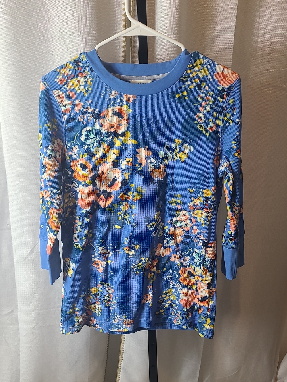 – Sundance Blue Floral Waffle Thermal Long Med. Like New